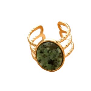 Bague triple pierre naturelle verte plate or