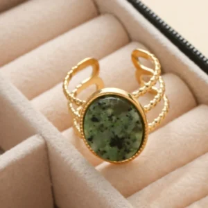 Bague triple pierre naturelle verte plate or