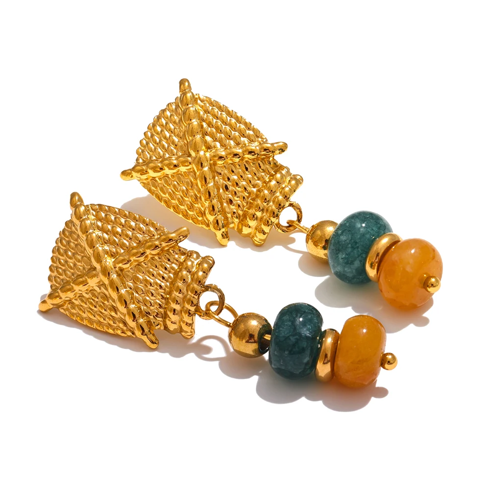 Boucles d'oreilles tressées dorées avec pierres naturelles vertes et oranges