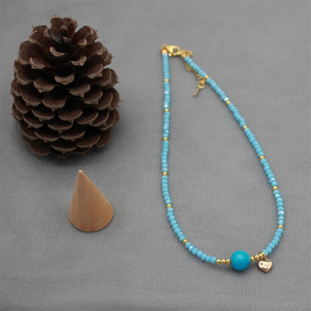 Collier de pierres naturelles turquoises et doré
