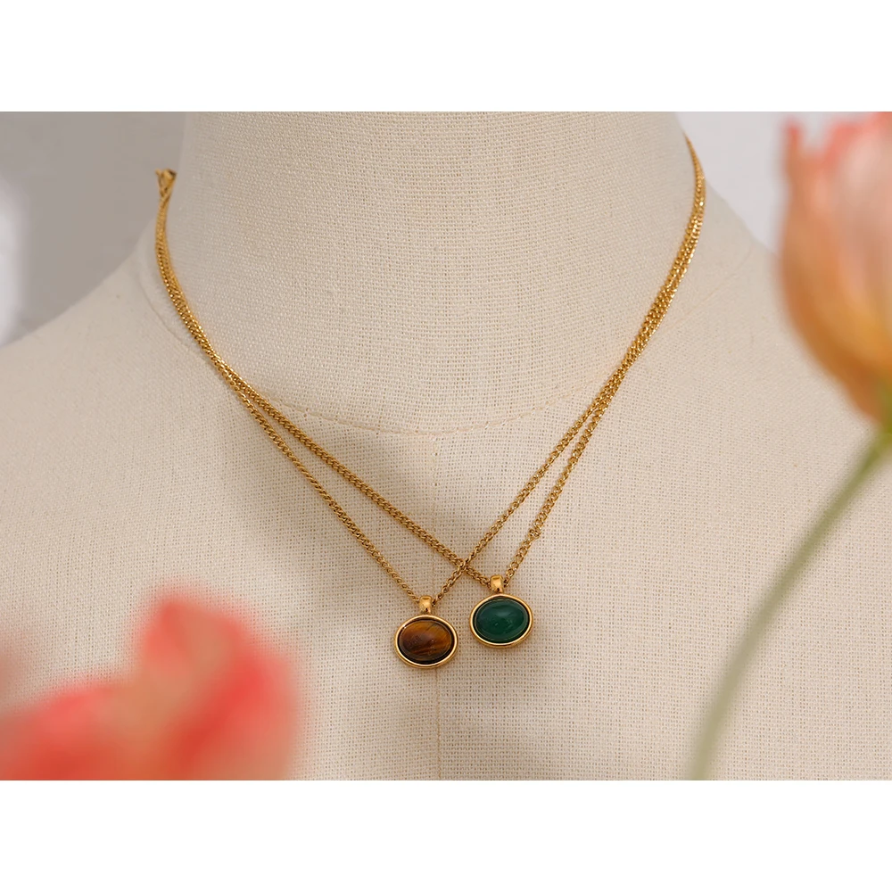 Collier doré avec pierre naturelle d'agate verte ovale