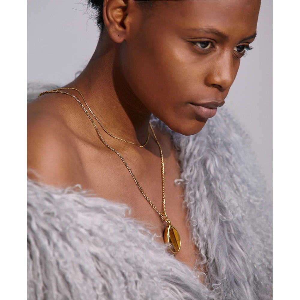Double collier doré avec pendentif oeil de tigre