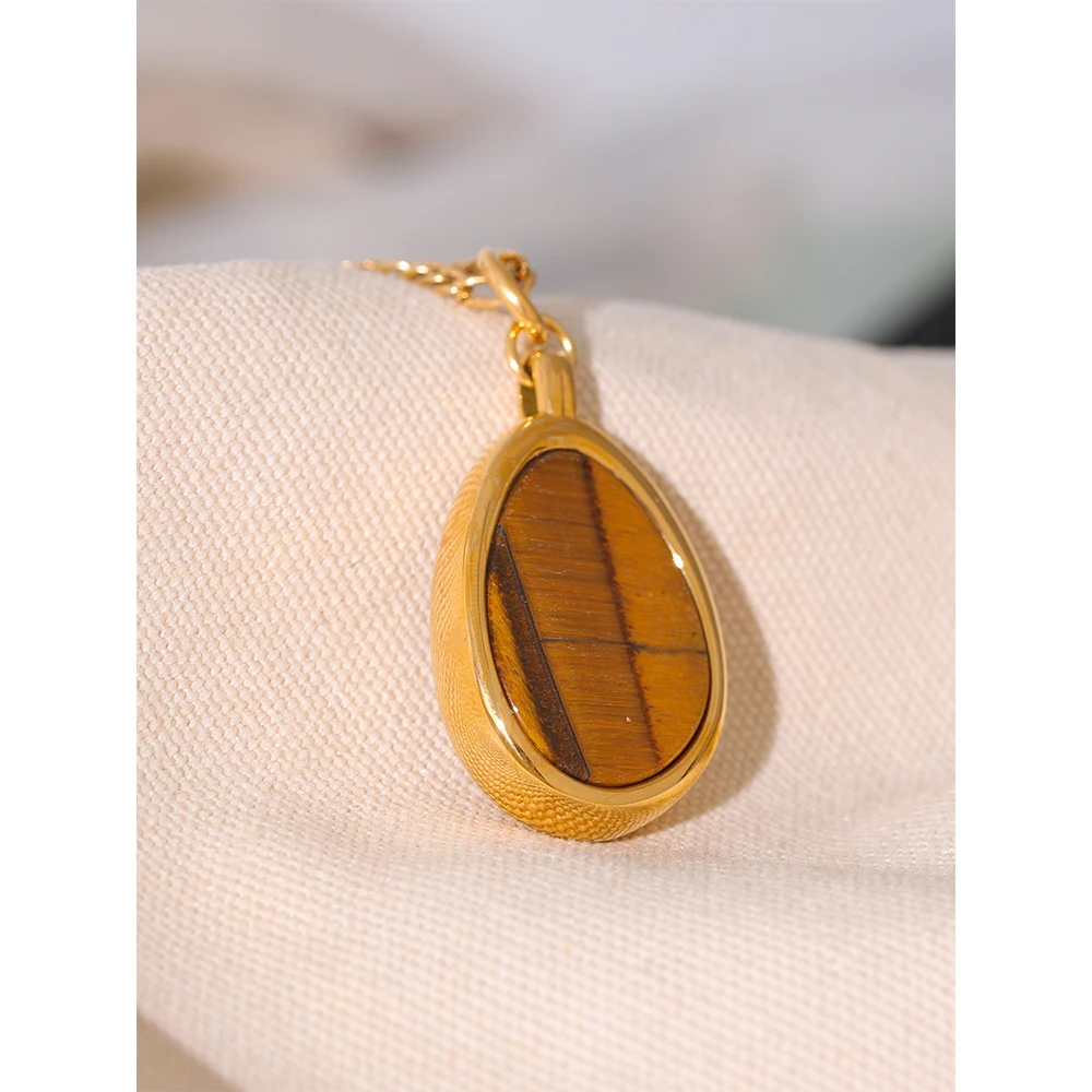 Double collier doré avec pendentif oeil de tigre