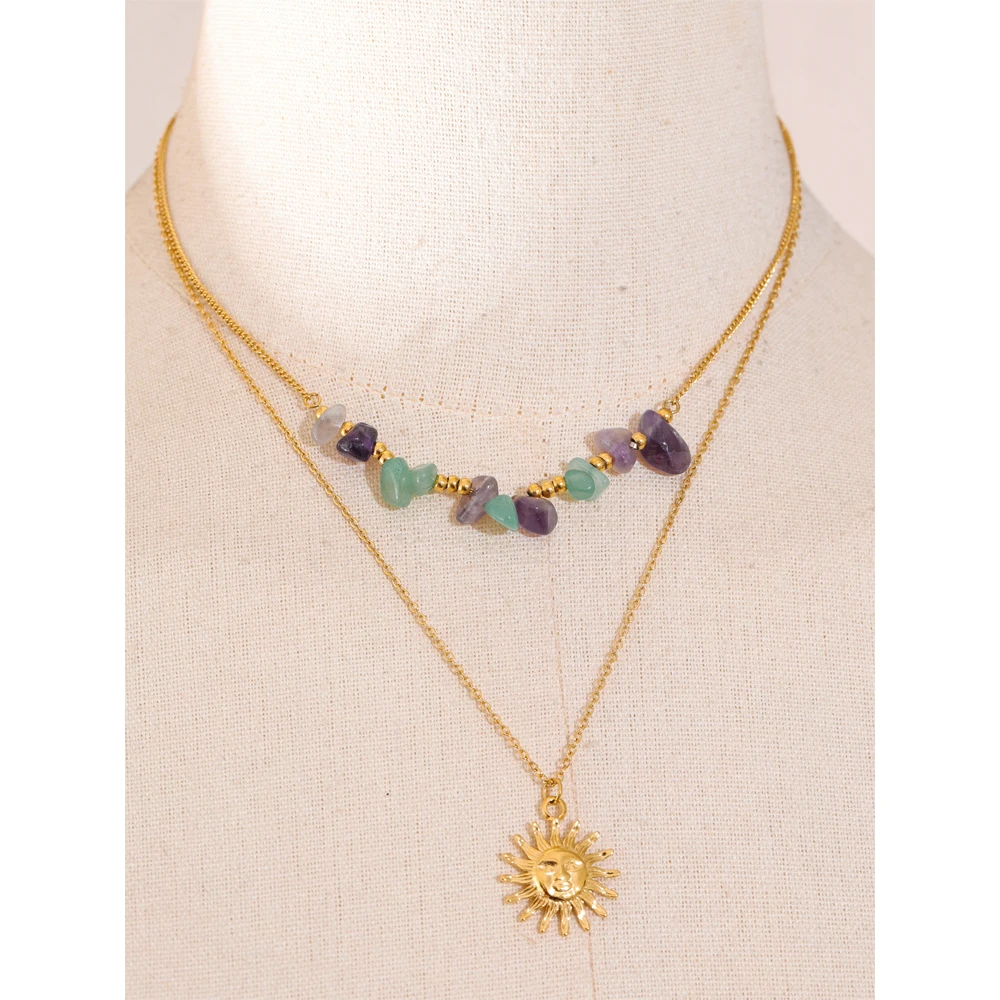 Double collier doré avec pierres naturelles vertes et violettes